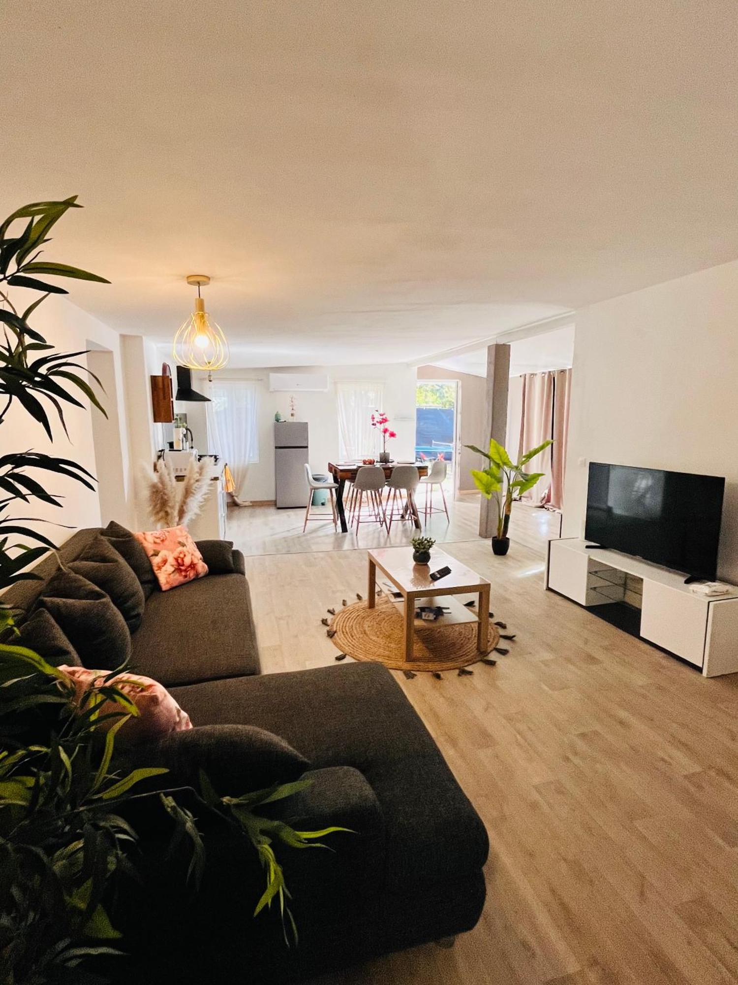 Villa Location T3 Jardin Avec Piscine Mèze Exterior foto